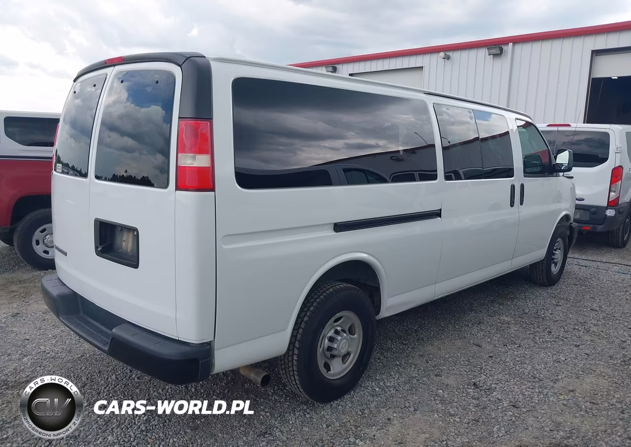 2017 Chevrolet Express 3500 Ls VIN:1GAZGNFG9H1292394 - 4