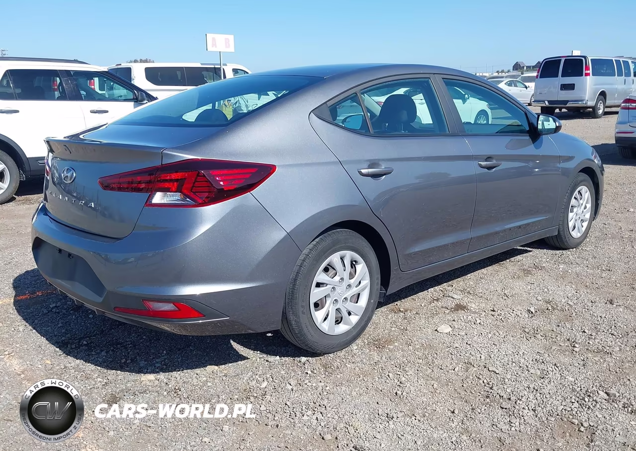 2019 Hyundai Elantra Se VIN:5NPD74LF8KH479729 - 4