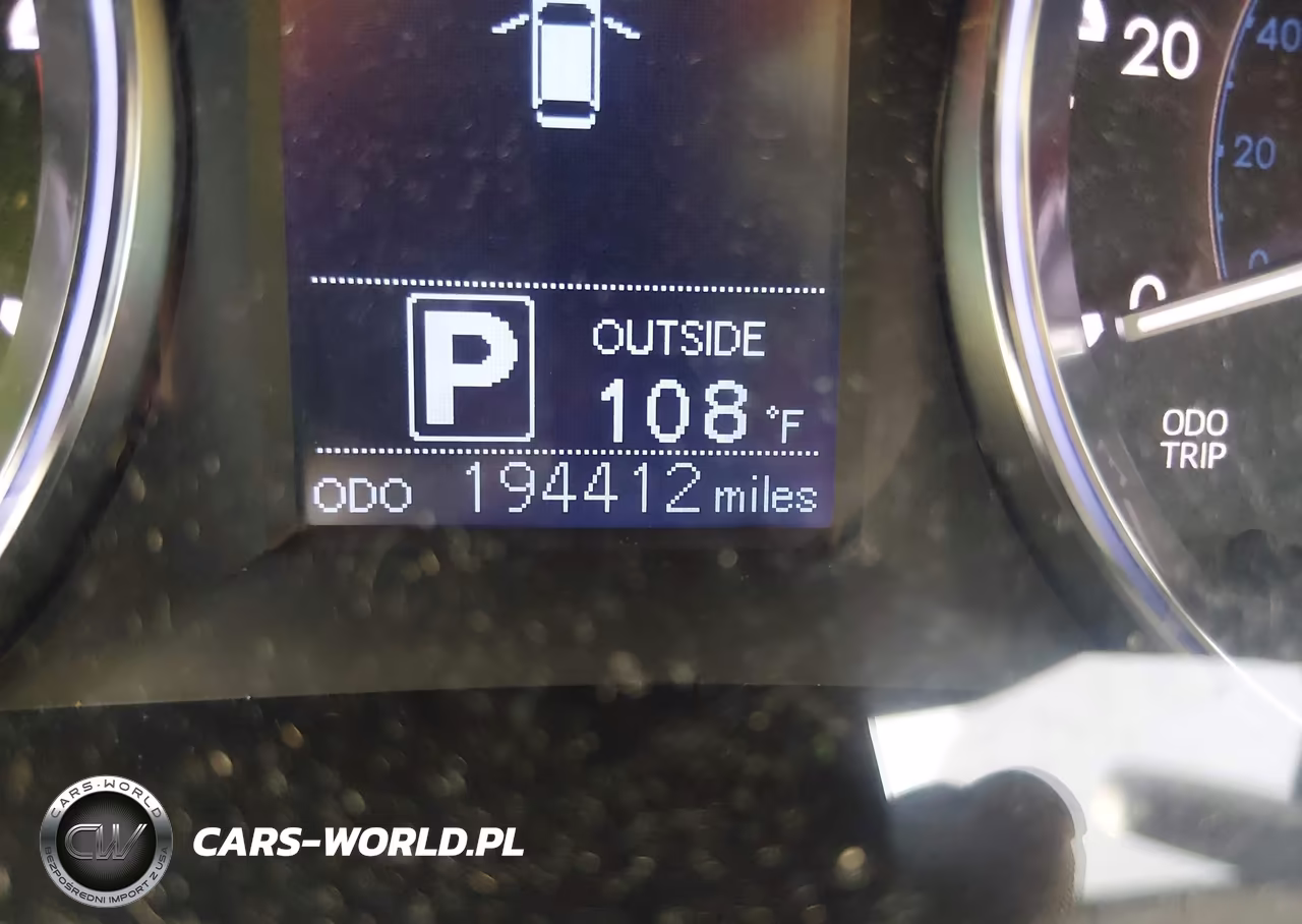 2015 Toyota Highlander Le Plus V6 VIN:5TDBKRFH0FS143329 - 15
