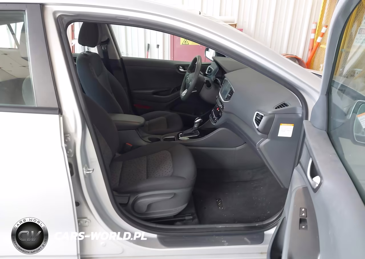 2019 Hyundai Ioniq Hybrid Blue VIN:KMHC65LC9KU106887 - 5