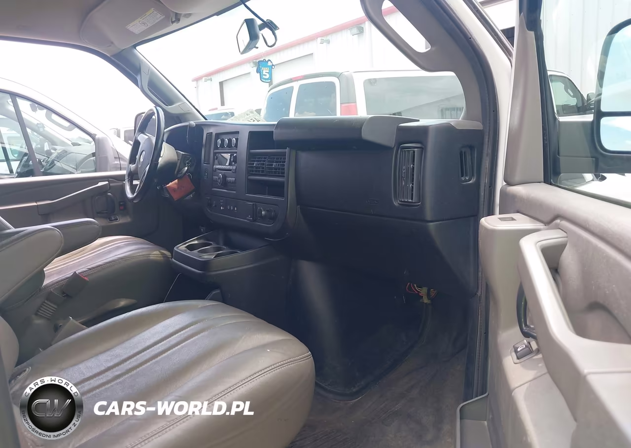 2017 Chevrolet Express 3500 Ls VIN:1GAZGNFG6H1294443 - 5