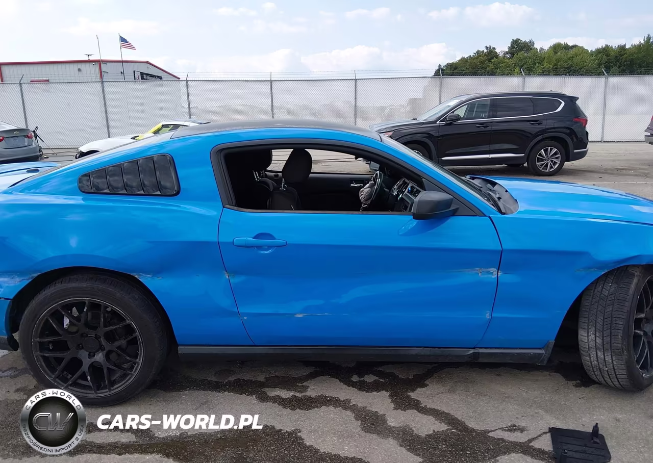 2011 Ford Mustang V6 Premium VIN:1ZVBP8AM4B5120472 - 14