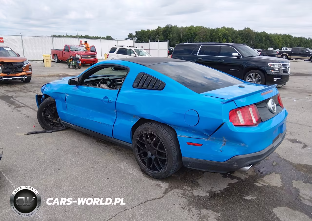 2011 Ford Mustang V6 Premium VIN:1ZVBP8AM4B5120472 - 3