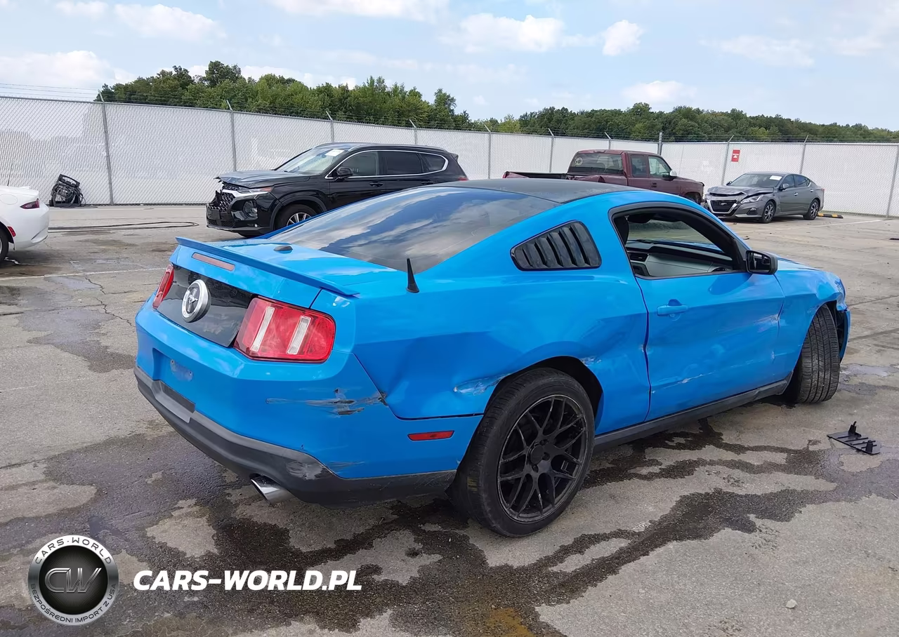 2011 Ford Mustang V6 Premium VIN:1ZVBP8AM4B5120472 - 4