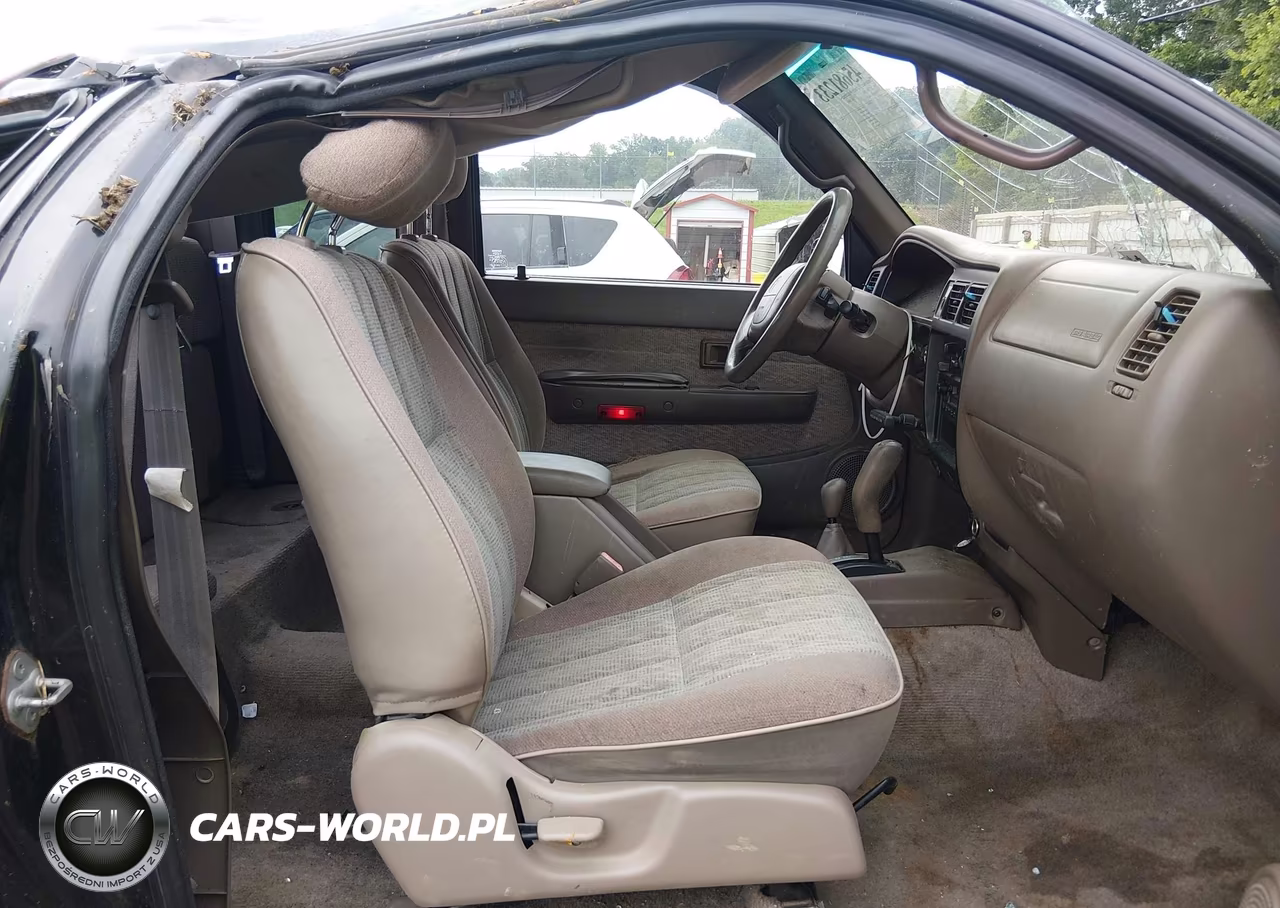 1999 Toyota Tacoma VIN:4TAWN72N9XZ444136 - 5
