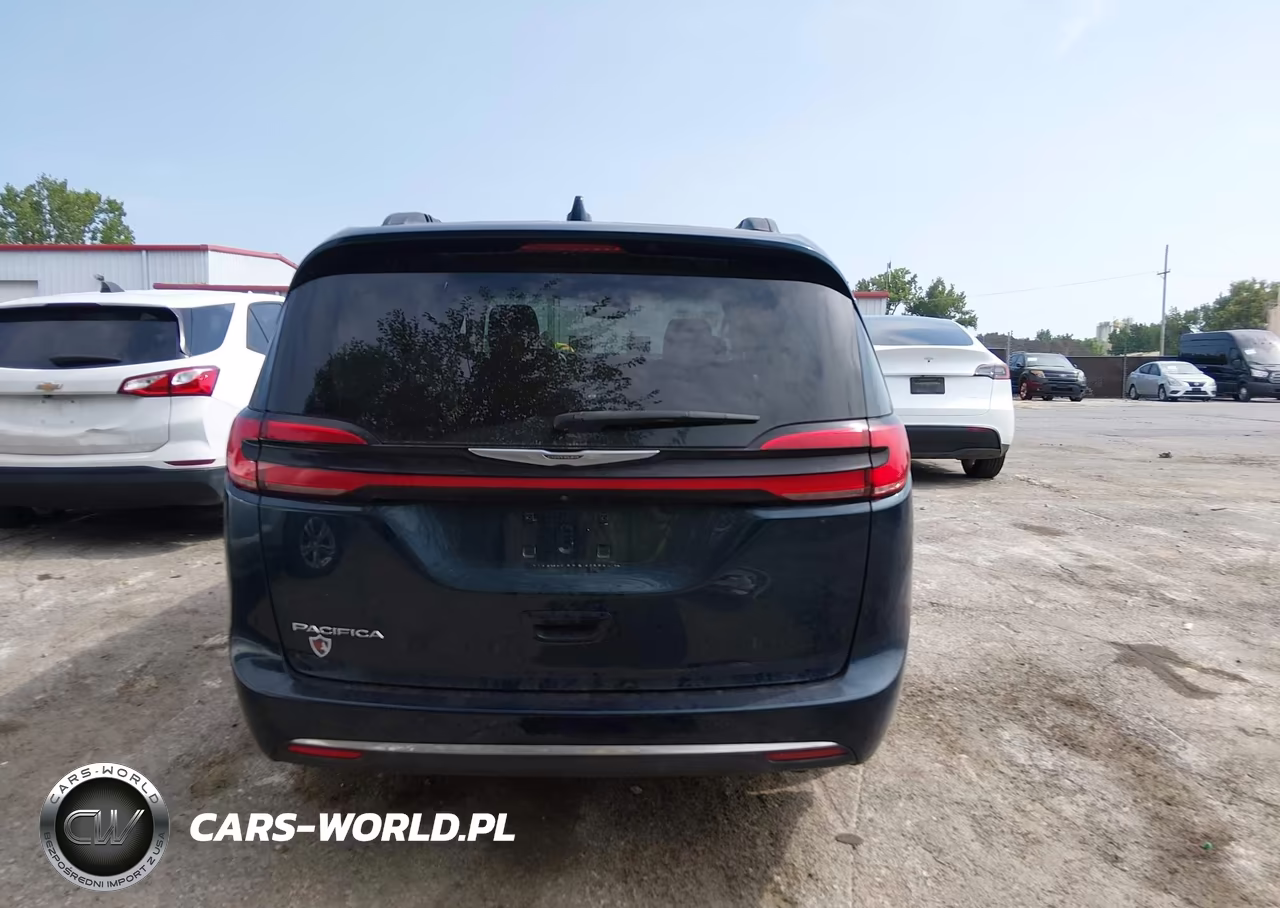 2022 Chrysler Pacifica Touring L VIN:2C4RC1BG5NR185853 - 17