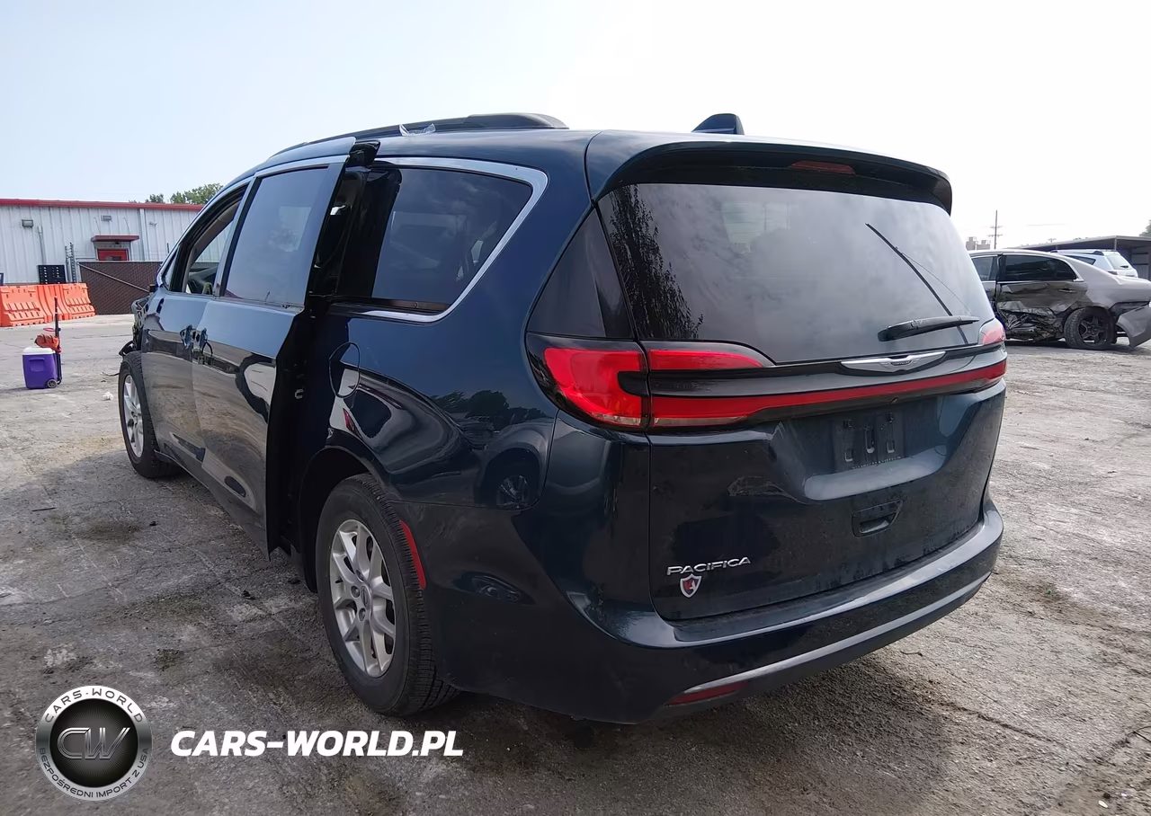 2022 Chrysler Pacifica Touring L VIN:2C4RC1BG5NR185853 - 3