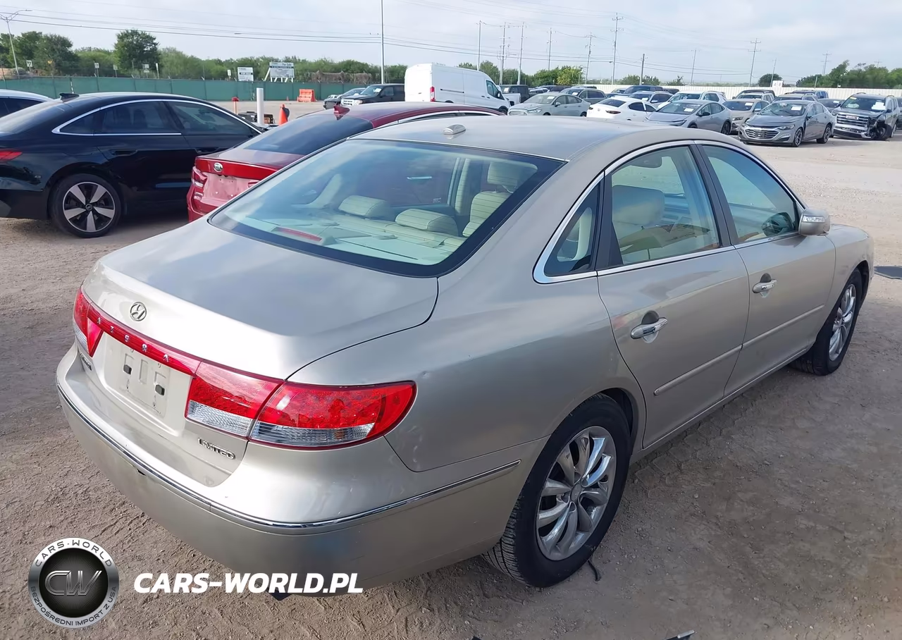 2008 Hyundai Azera Limited VIN:KMHFC46F38A335436 - 4