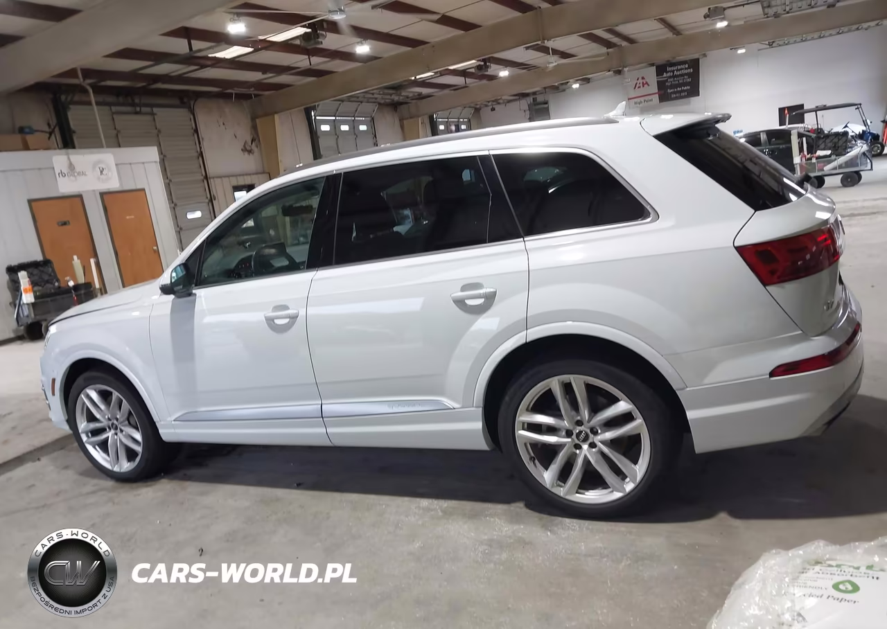 2017 Audi Q7 3.0T Premium VIN:WA1VAAF76HD046332 - 14
