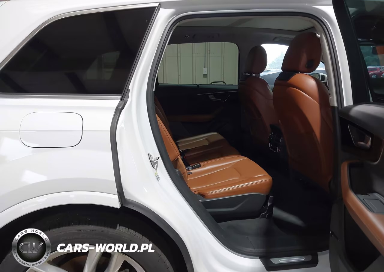 2017 Audi Q7 3.0T Premium VIN:WA1VAAF76HD046332 - 8