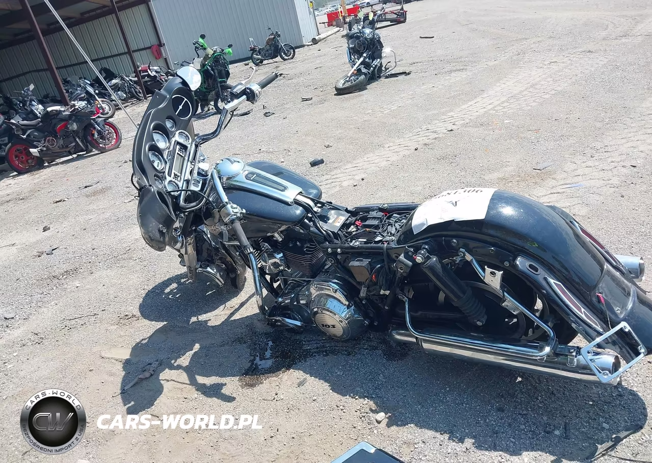 2013 Harley-Davidson Flhx Street Glide VIN:1HD1KBM16DB605629 - 3