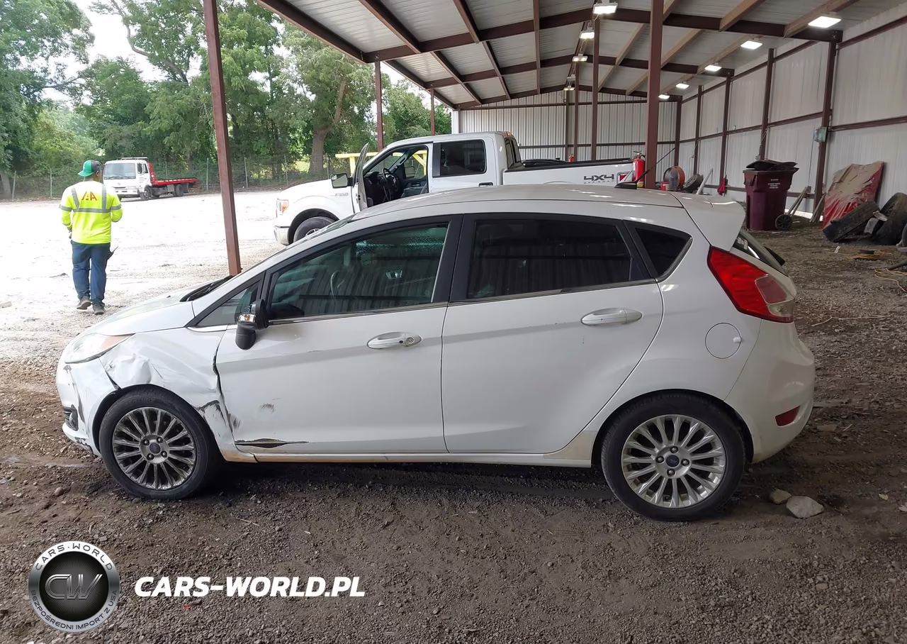 2015 Ford Fiesta Titanium VIN:3FADP4FJ1FM175258 - 14