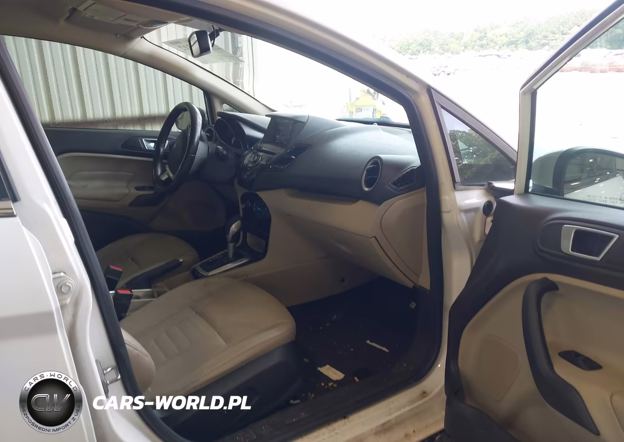 2015 Ford Fiesta Titanium VIN:3FADP4FJ1FM175258 - 5