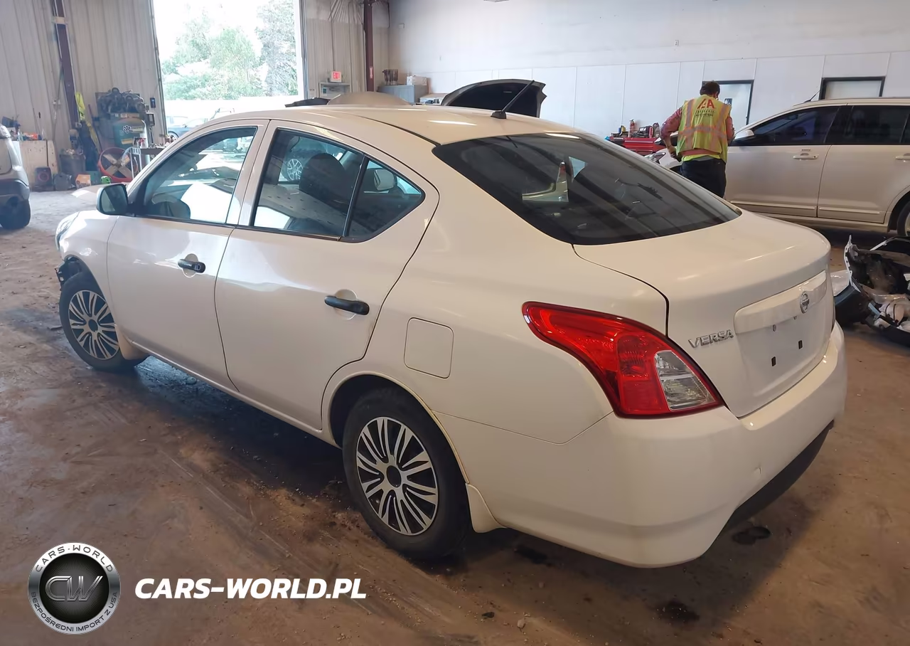 2015 Nissan Versa 1.6 S VIN:3N1CN7APXFL810110 - 3