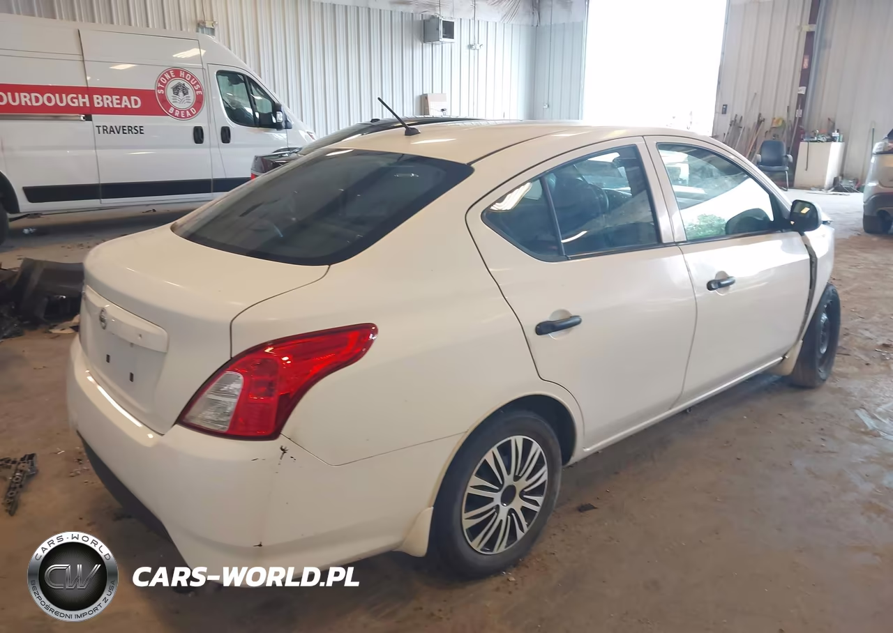 2015 Nissan Versa 1.6 S VIN:3N1CN7APXFL810110 - 4