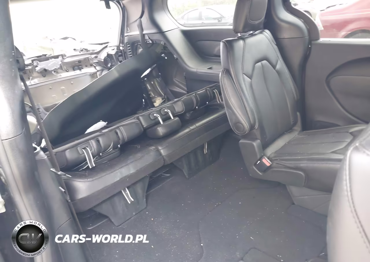 2026 Chrysler Pacifica Select VIN:2C4RC1BG4TR160438 - 8