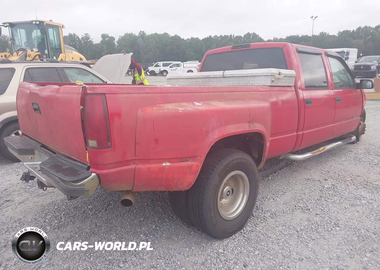 2000 Chevrolet C3500 VIN:1GCHC33J3YF422403 - 4