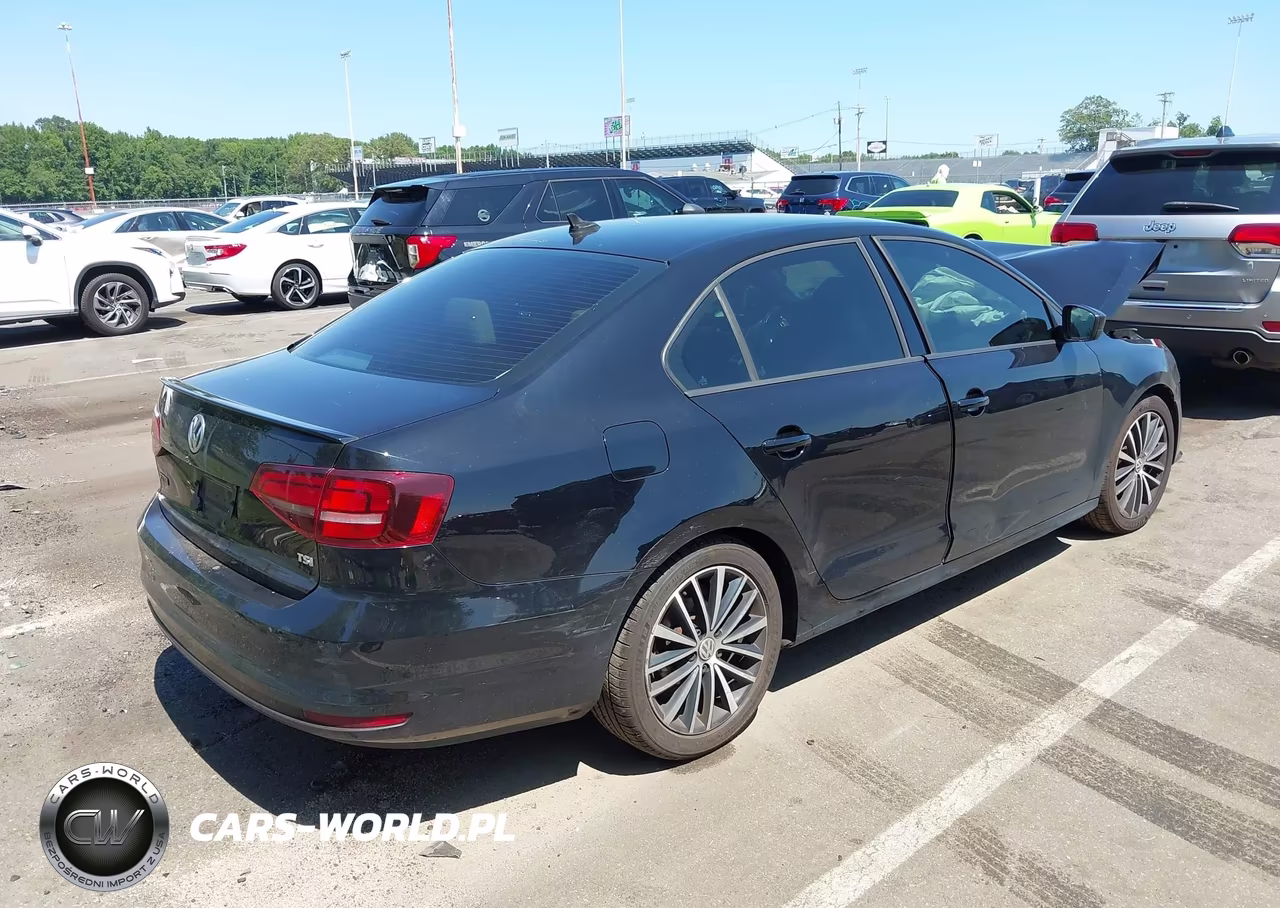 2016 Volkswagen Jetta 1.8T Sport VIN:3VWD17AJ7GM414301 - 4