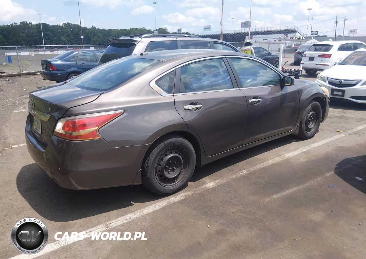 2014 Nissan Altima 2.5 S VIN:1N4AL3AP7EC191033 - 4