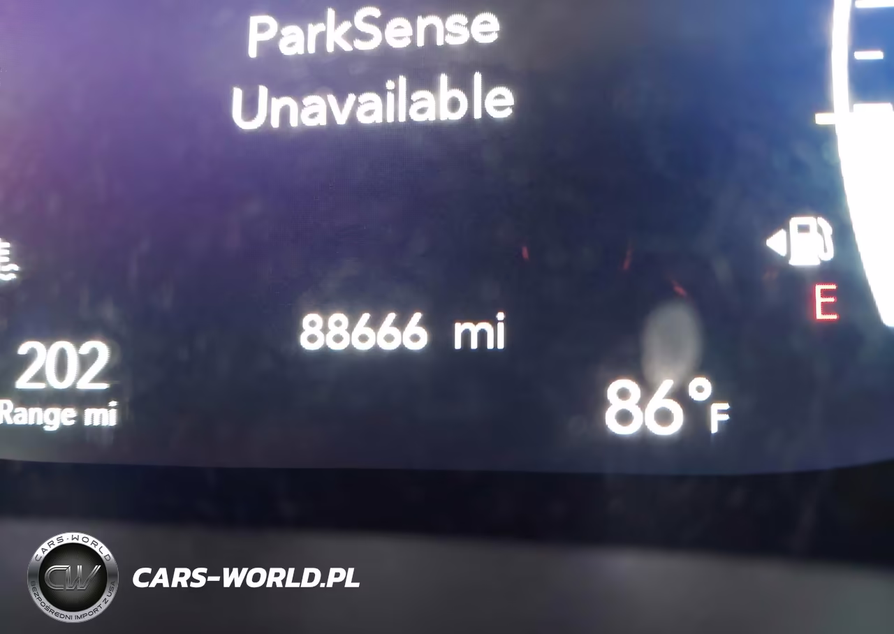 2018 Chrysler Pacifica Touring L Plus VIN:2C4RC1EG1JR189033 - 15