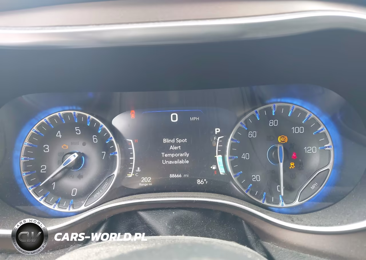 2018 Chrysler Pacifica Touring L Plus VIN:2C4RC1EG1JR189033 - 7