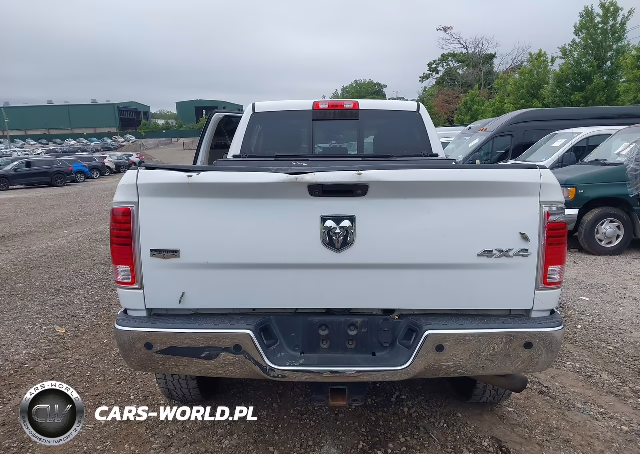 2015 Ram 2500 Laramie VIN:3C6UR5FJ5FG530299 - 16