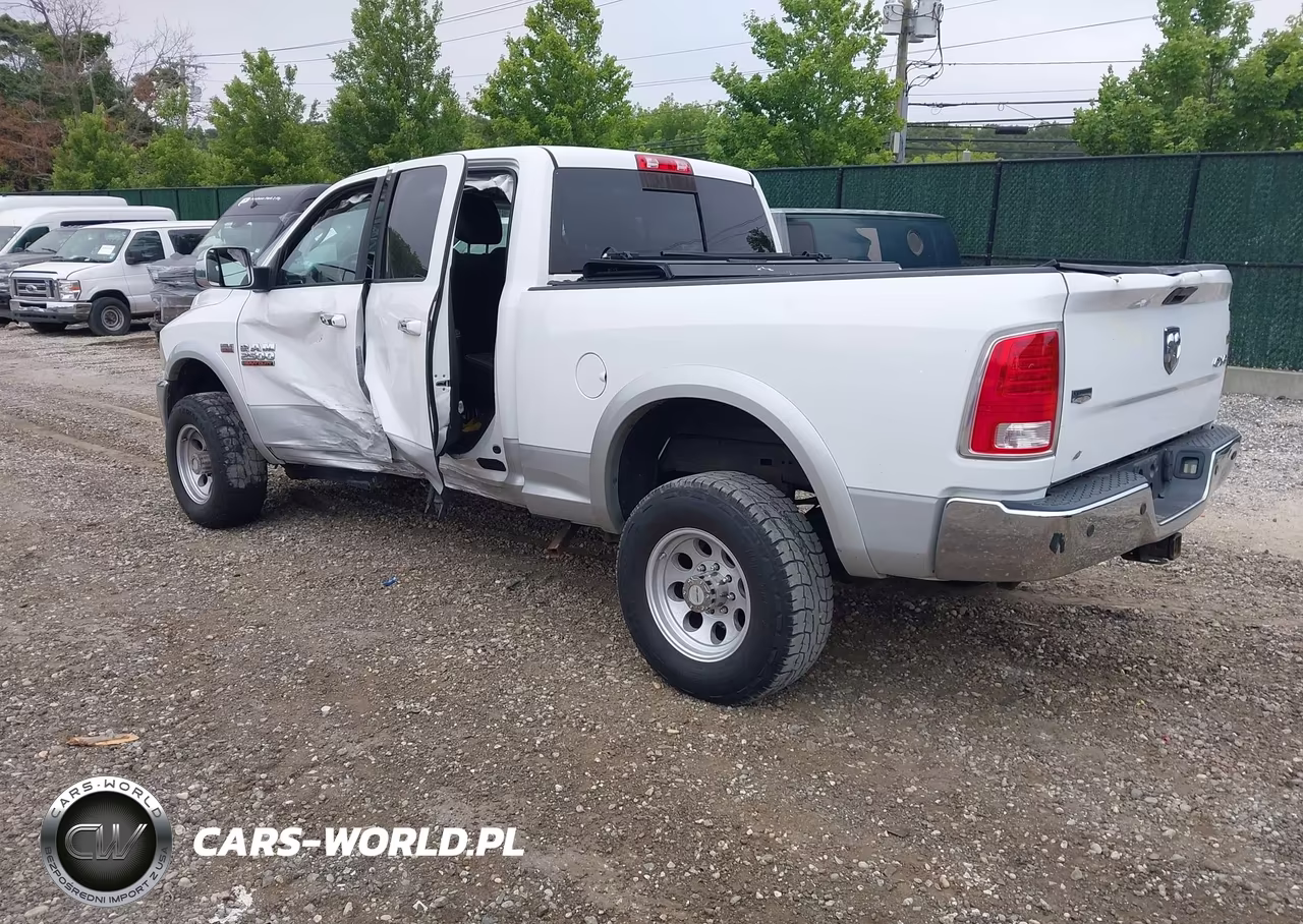 2015 Ram 2500 Laramie VIN:3C6UR5FJ5FG530299 - 3