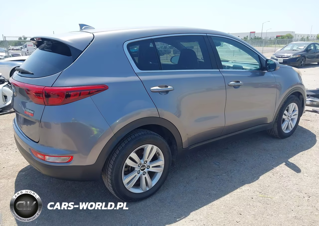 2018 Kia Sportage Lx VIN:KNDPM3AC4J7336207 - 4