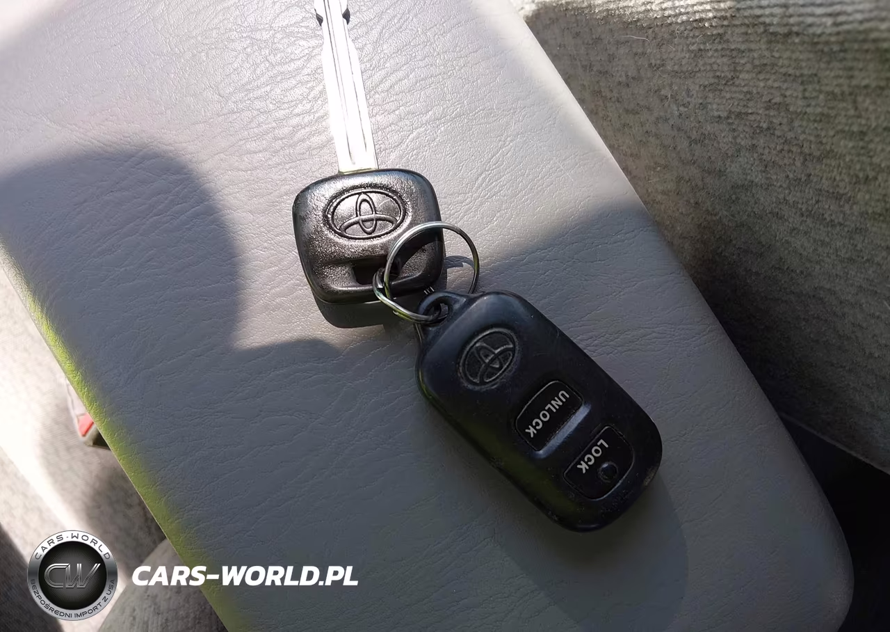 2004 Toyota Corolla Le VIN:1NXBR32E94Z309968 - 11