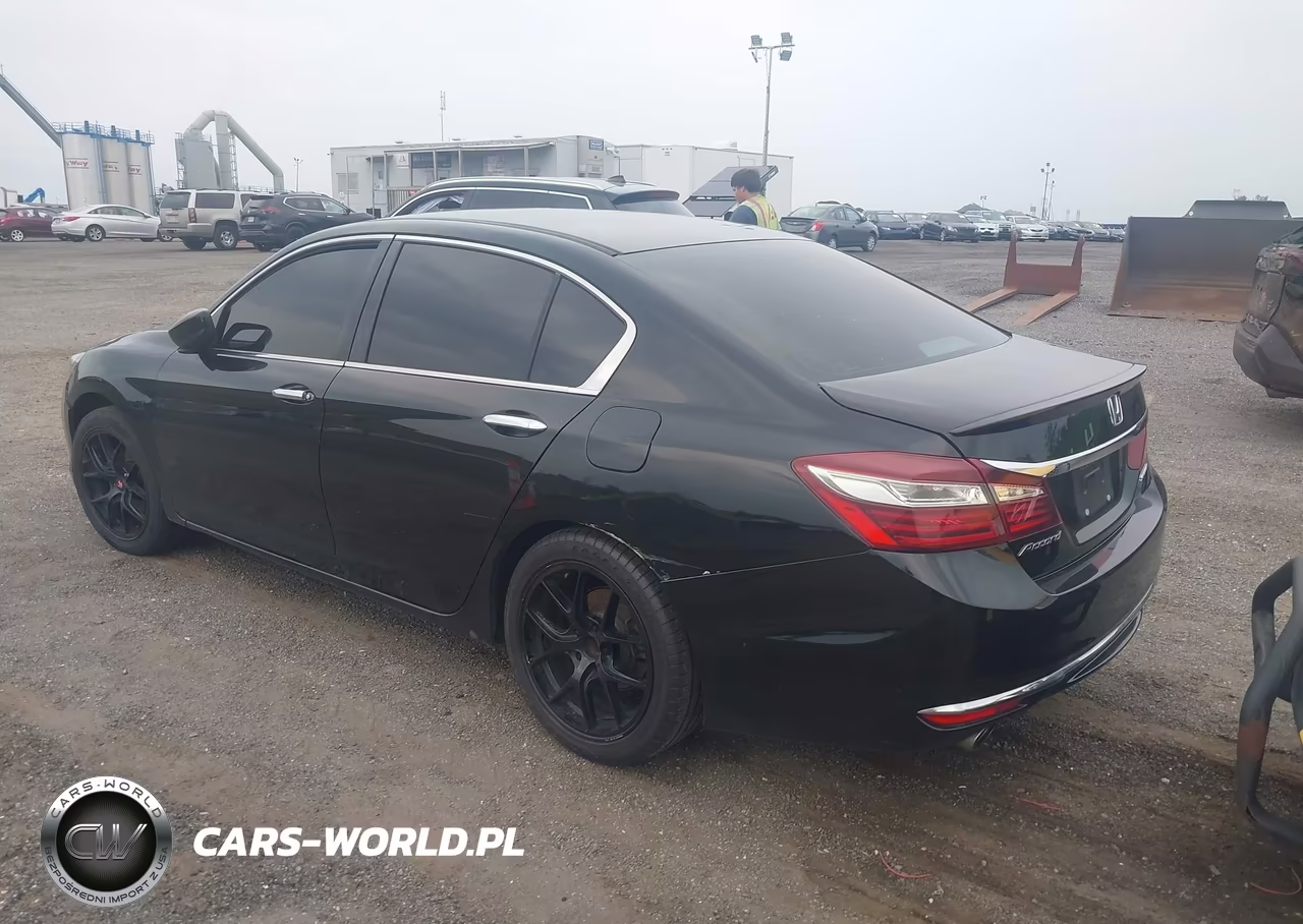 2015 Honda Accord Sport VIN:1HGCR2F54FA165801 - 3