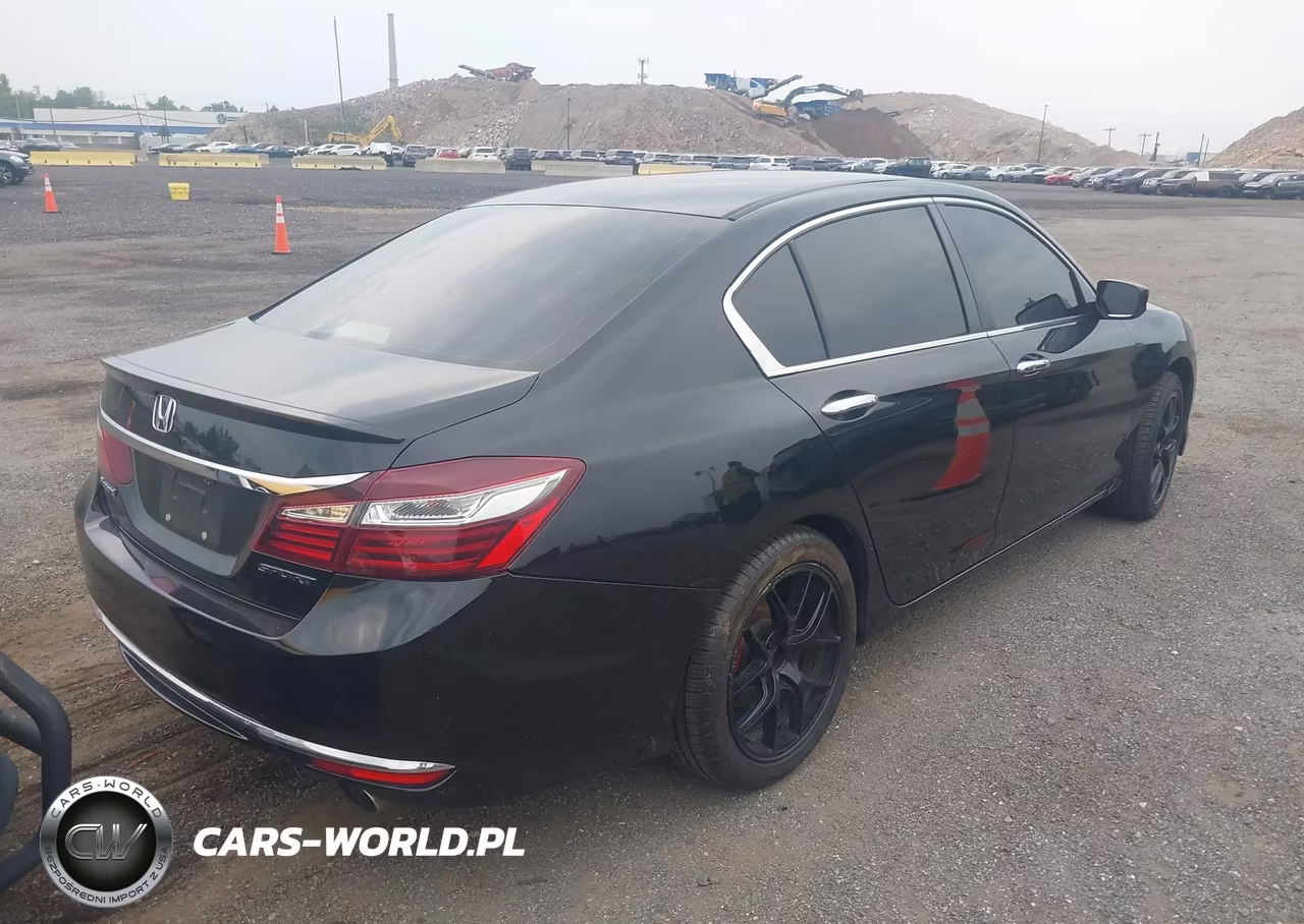 2015 Honda Accord Sport VIN:1HGCR2F54FA165801 - 4