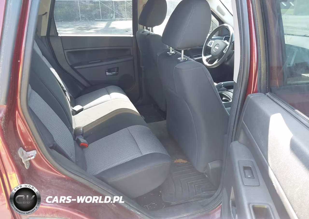 2009 Jeep Grand Cherokee Laredo VIN:1J8GR48K29C526121 - 8