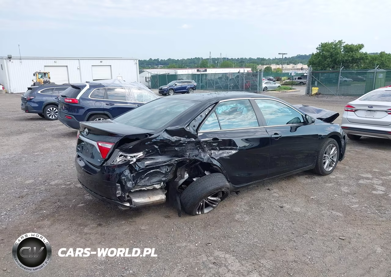 2017 Toyota Camry Se VIN:4T1BF1FK9HU352094 - 4