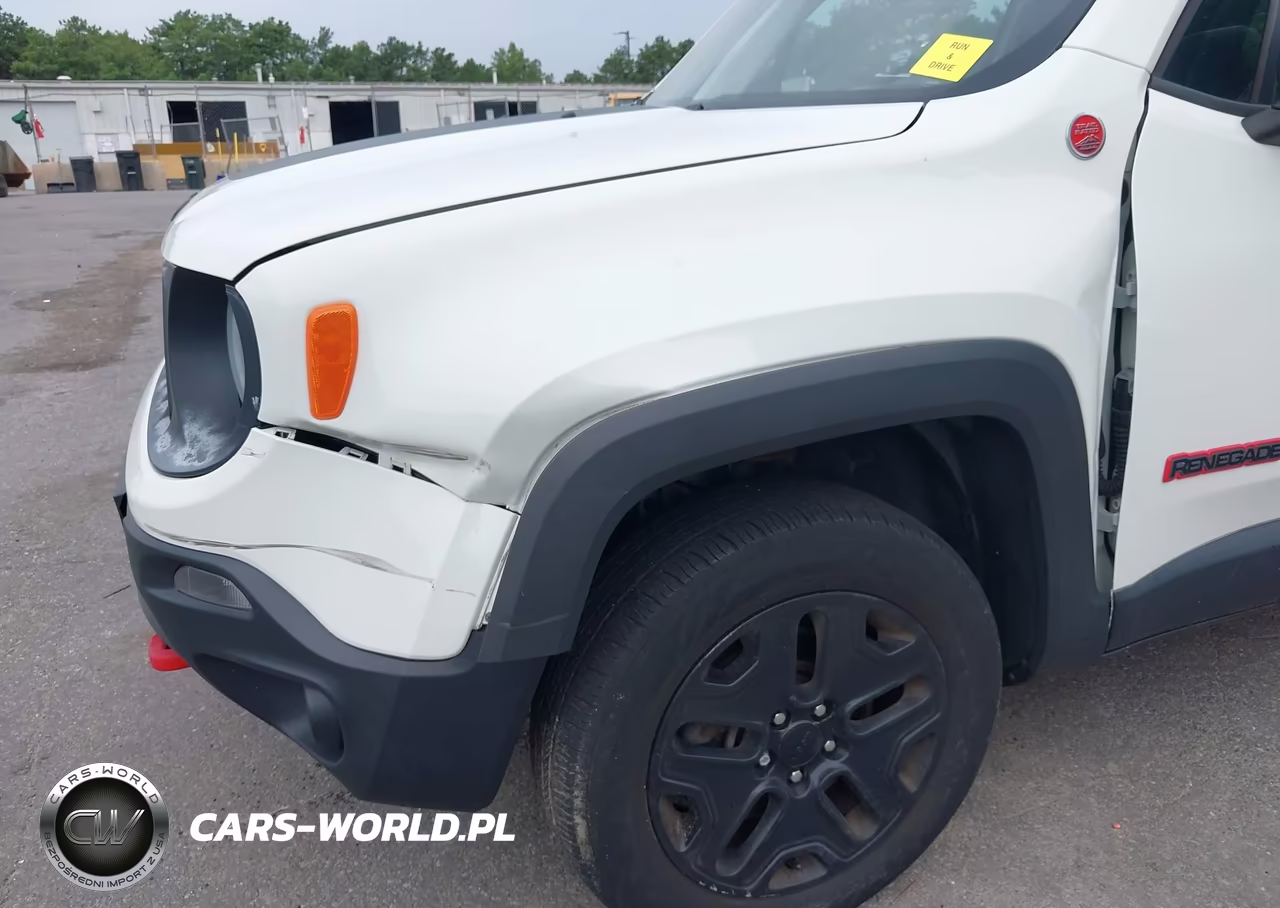2018 Jeep Renegade Trailhawk 4X4 VIN:ZACCJBCB3JPG86713 - 18