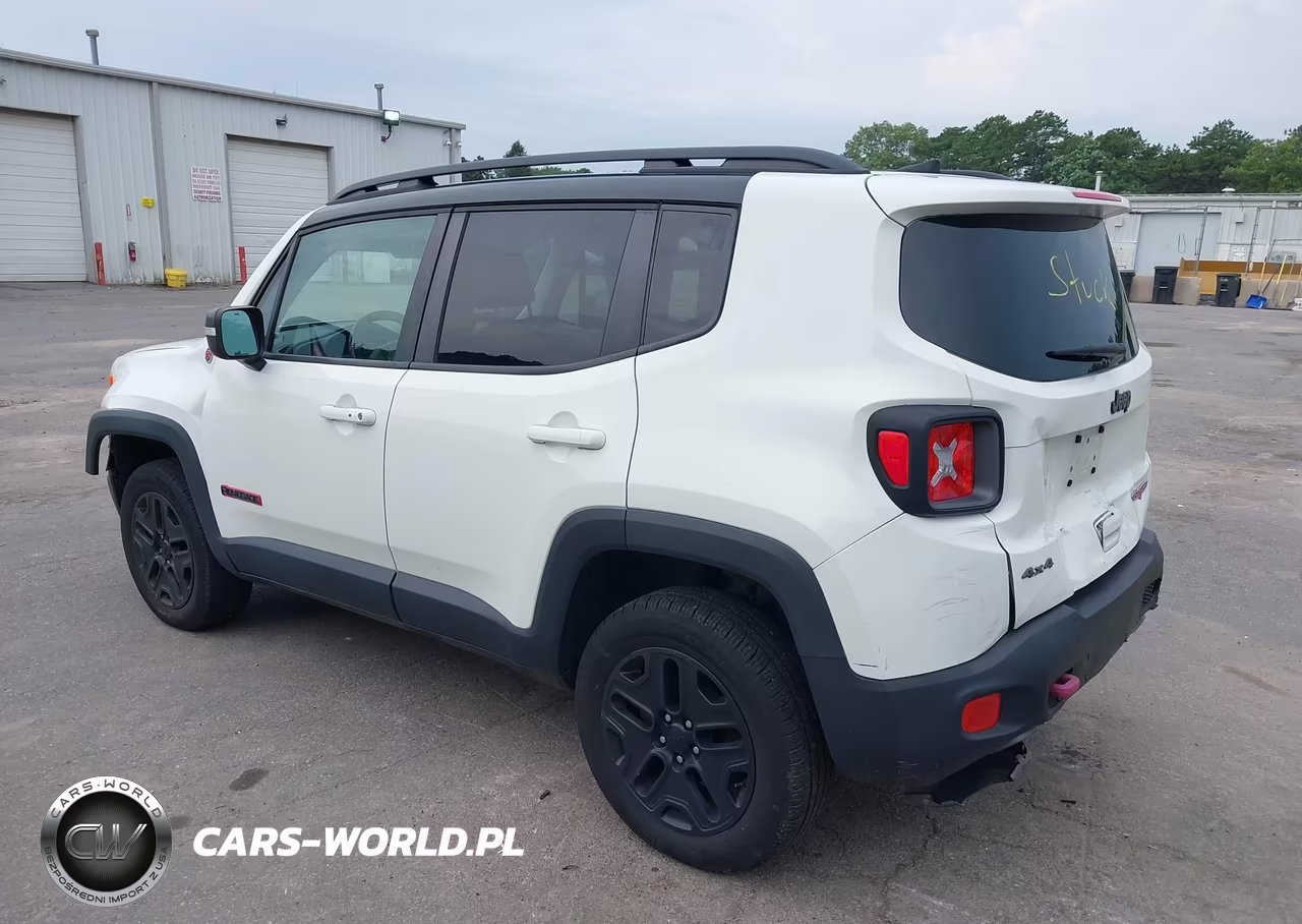 2018 Jeep Renegade Trailhawk 4X4 VIN:ZACCJBCB3JPG86713 - 3