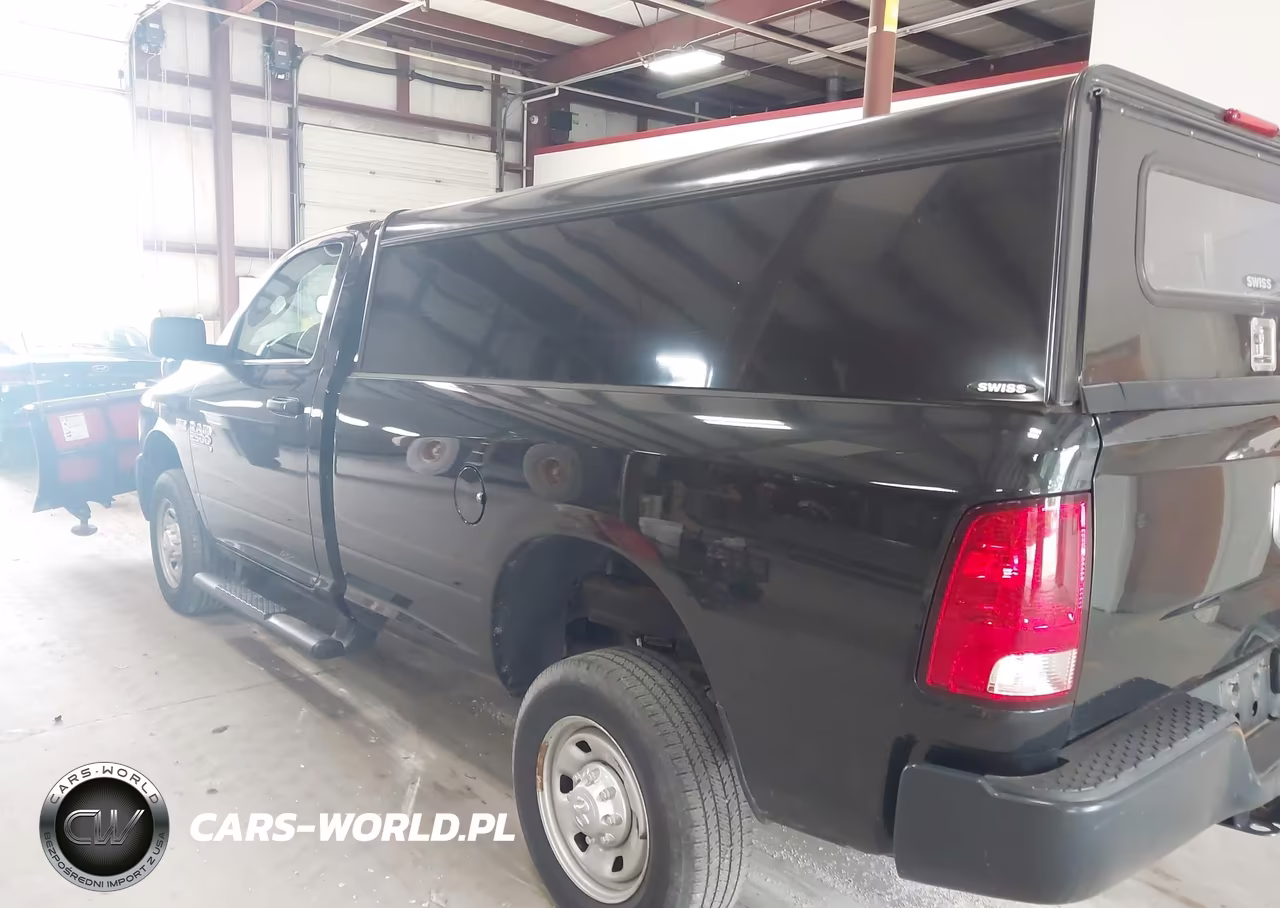 2018 Ram 2500 Tradesman 4X4 8' Box VIN:3C6LR5AT5JG363617 - 3