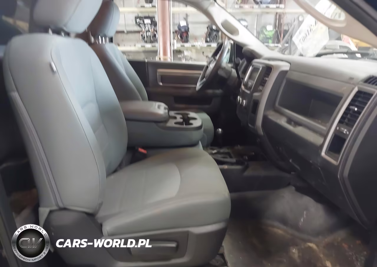 2018 Ram 2500 Tradesman 4X4 8' Box VIN:3C6LR5AT5JG363617 - 5