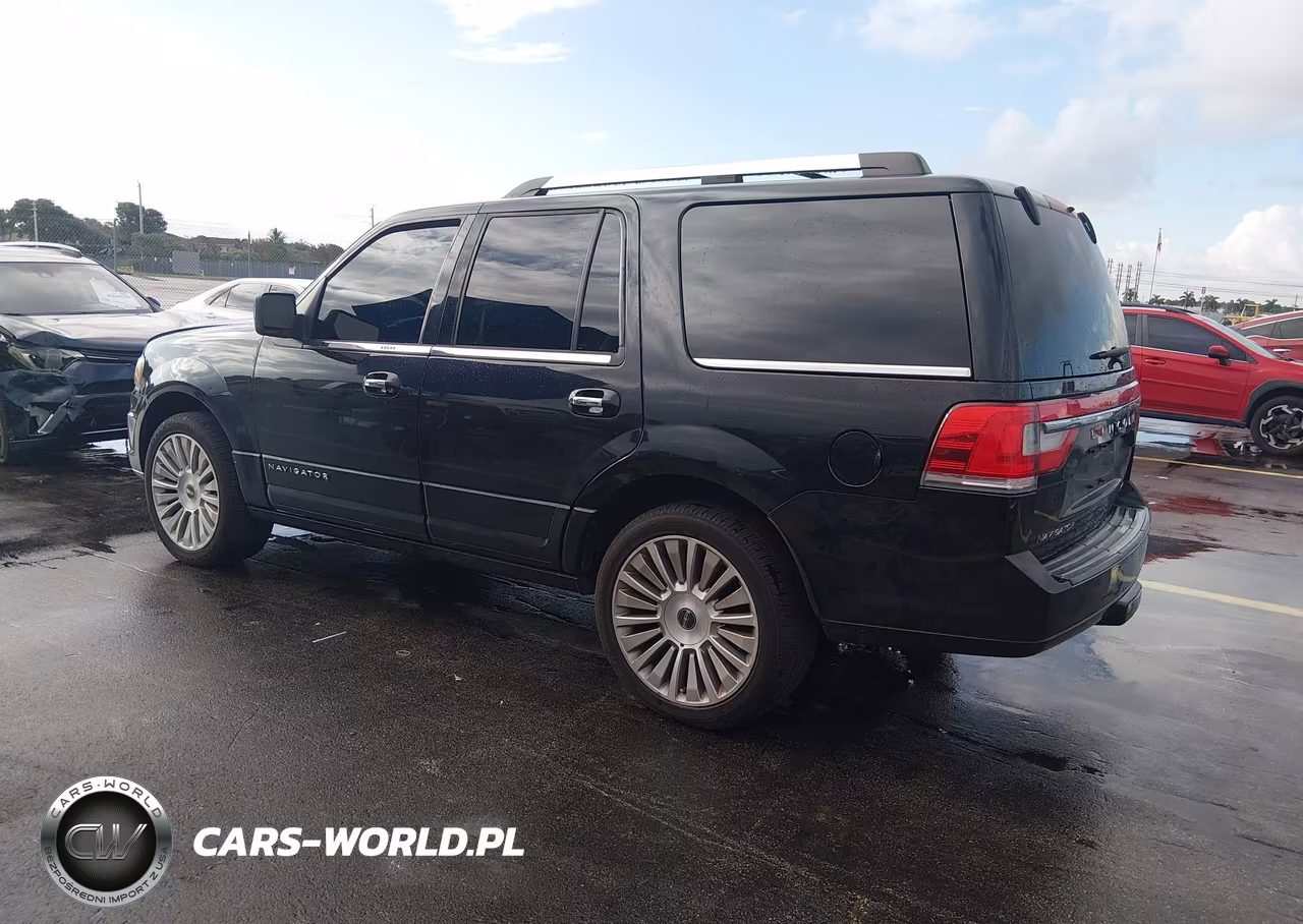 2015 Lincoln Navigator VIN:5LMJJ2JT8FEJ02608 - 3