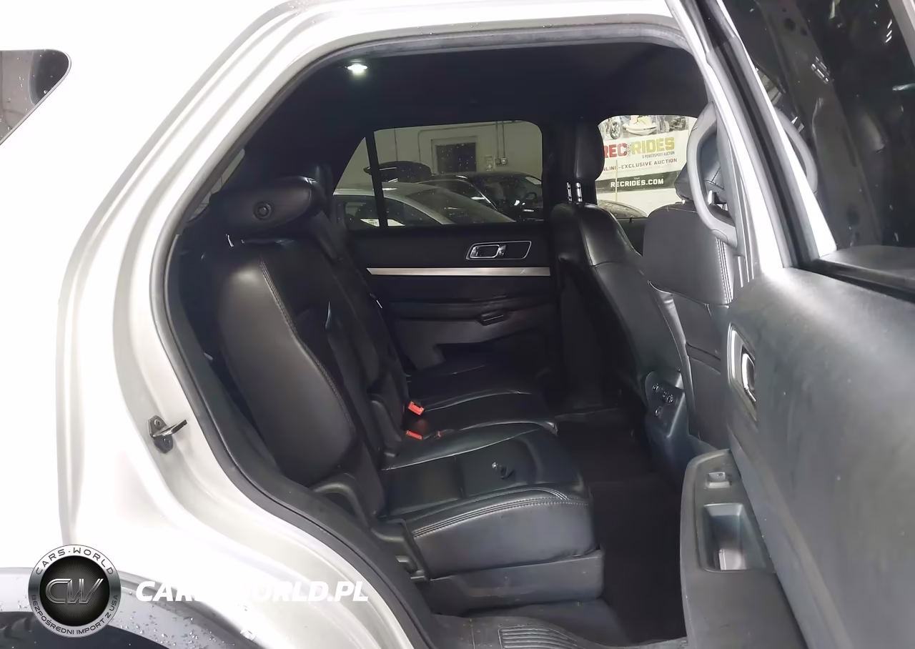 2019 Ford Explorer Xlt VIN:1FM5K8D88KGB32430 - 8