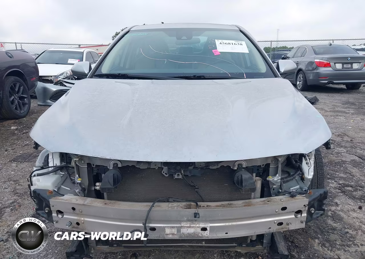 2020 Toyota Camry Le VIN:4T1C11AK2LU912962 - 13