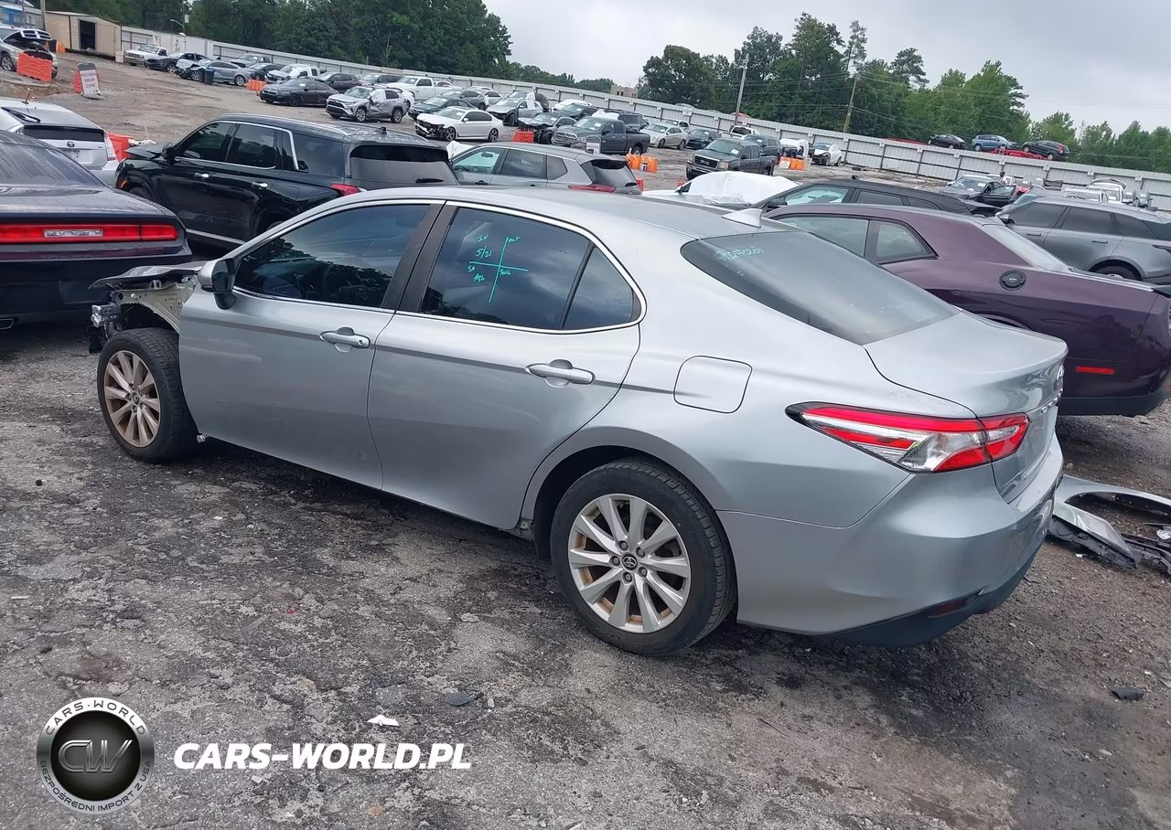 2020 Toyota Camry Le VIN:4T1C11AK2LU912962 - 3