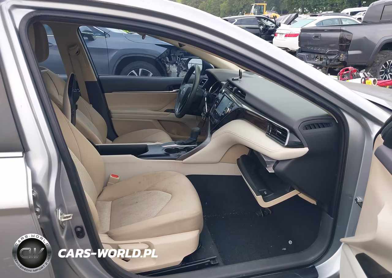 2020 Toyota Camry Le VIN:4T1C11AK2LU912962 - 5