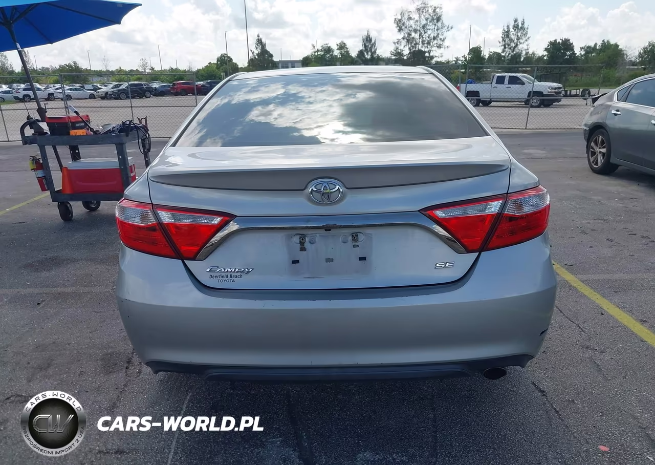 2016 Toyota Camry Se VIN:4T1BF1FK3GU555478 - 16