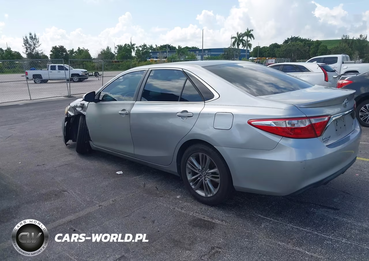 2016 Toyota Camry Se VIN:4T1BF1FK3GU555478 - 3