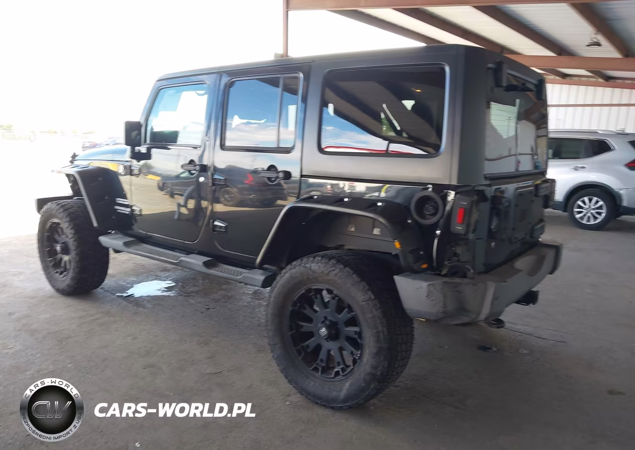 2013 Jeep Wrangler Unlimited Sport VIN:1C4BJWDG5DL577580 - 3