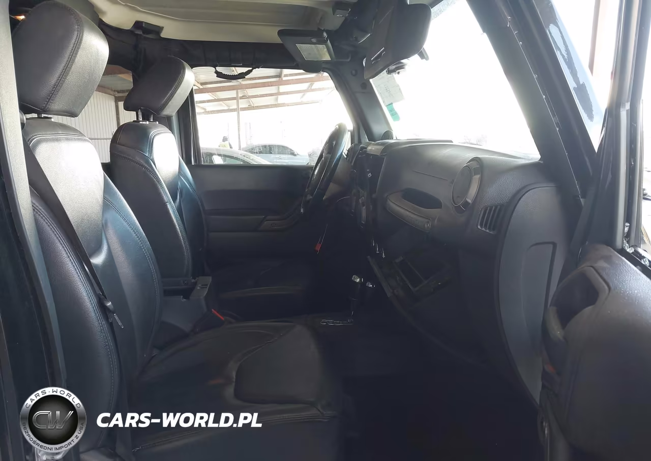 2013 Jeep Wrangler Unlimited Sport VIN:1C4BJWDG5DL577580 - 5