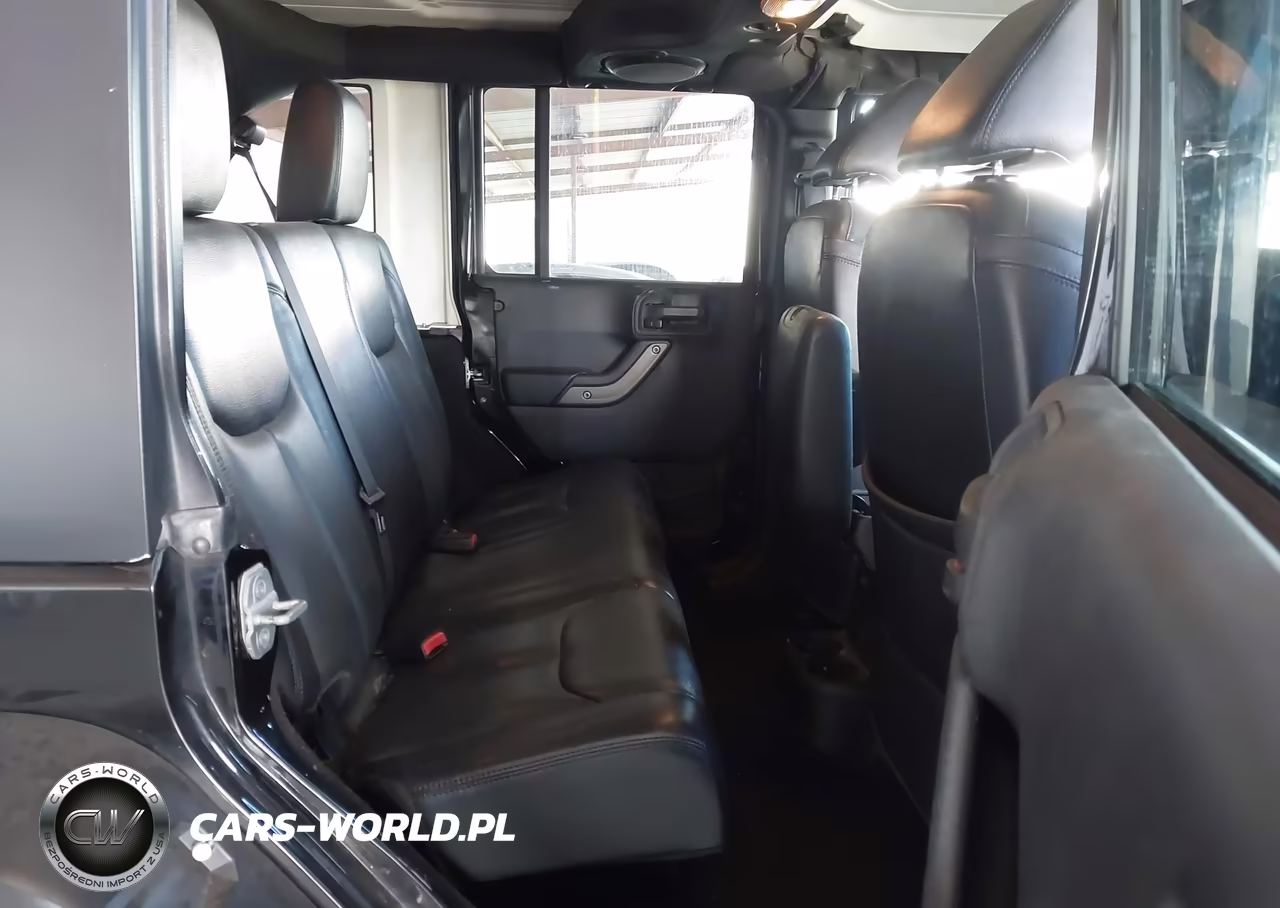 2013 Jeep Wrangler Unlimited Sport VIN:1C4BJWDG5DL577580 - 8