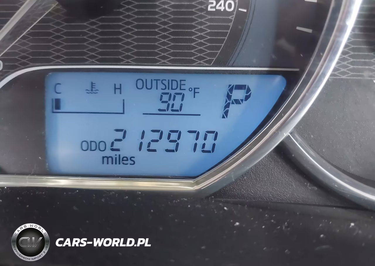 2015 Toyota Corolla Le VIN:2T1BURHE4FC373512 - 16