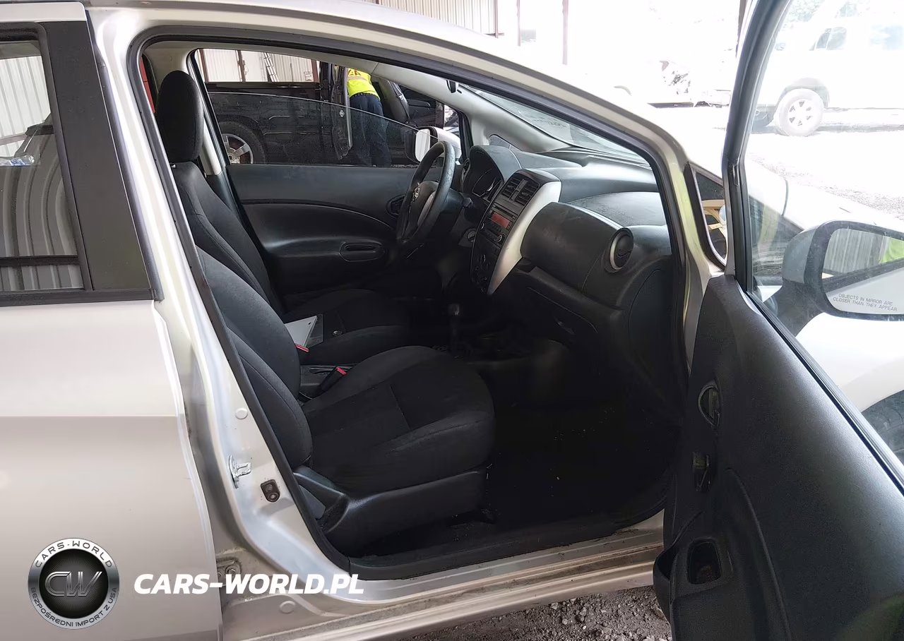 2015 Nissan Versa Note S Plus VIN:3N1CE2CP9FL400852 - 5