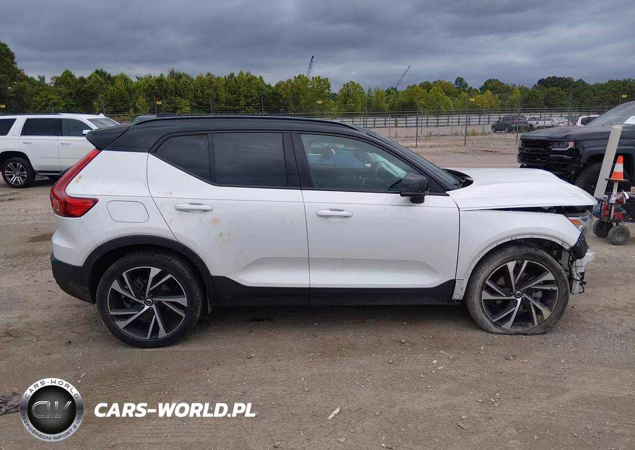 2021 Volvo Xc40 T5 R-Design VIN:YV4162UM3M2467447 - 14